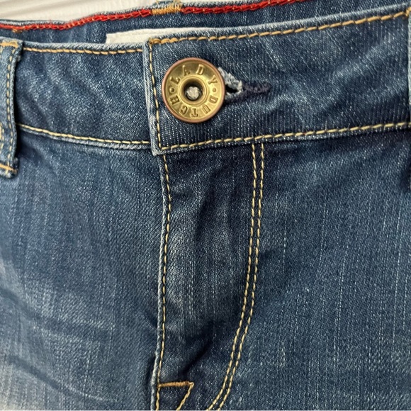 LADY DUTCH GOLD STUDDED JEAN SHORTS - Picture 5 of 11